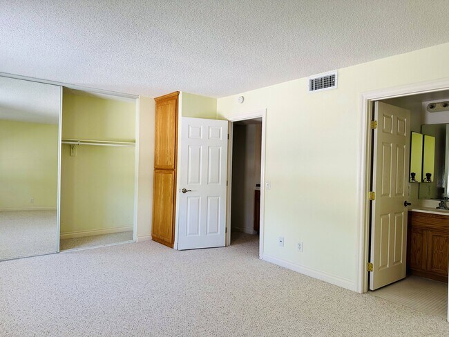 Foto del edificio - 2610 Huntington Dr