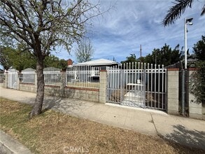 Building Photo - 20953 Saticoy St