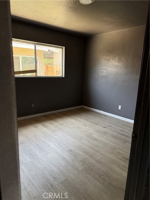 Foto del edificio - 1030 W Latham Ave