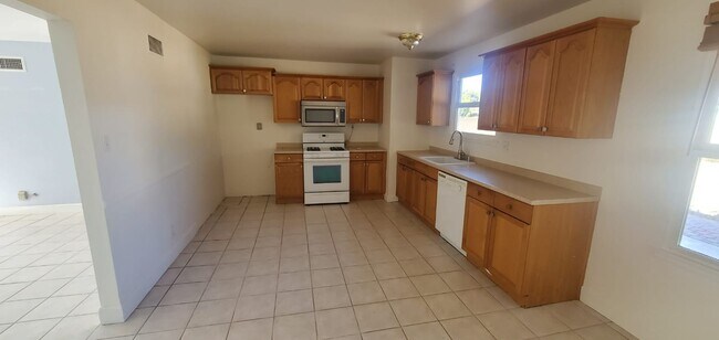 Building Photo - 6283 Marsha Ave