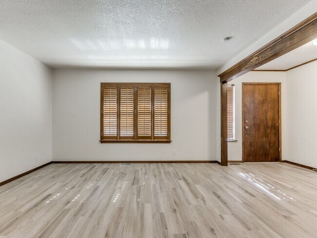 Building Photo - Spacious Updated 3 Bed 2.5 Bath in Norman