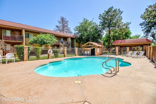 Building Photo - 1701 N Palo Verde Dr