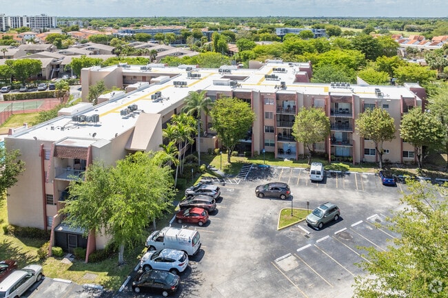 Ramblewood Condominium