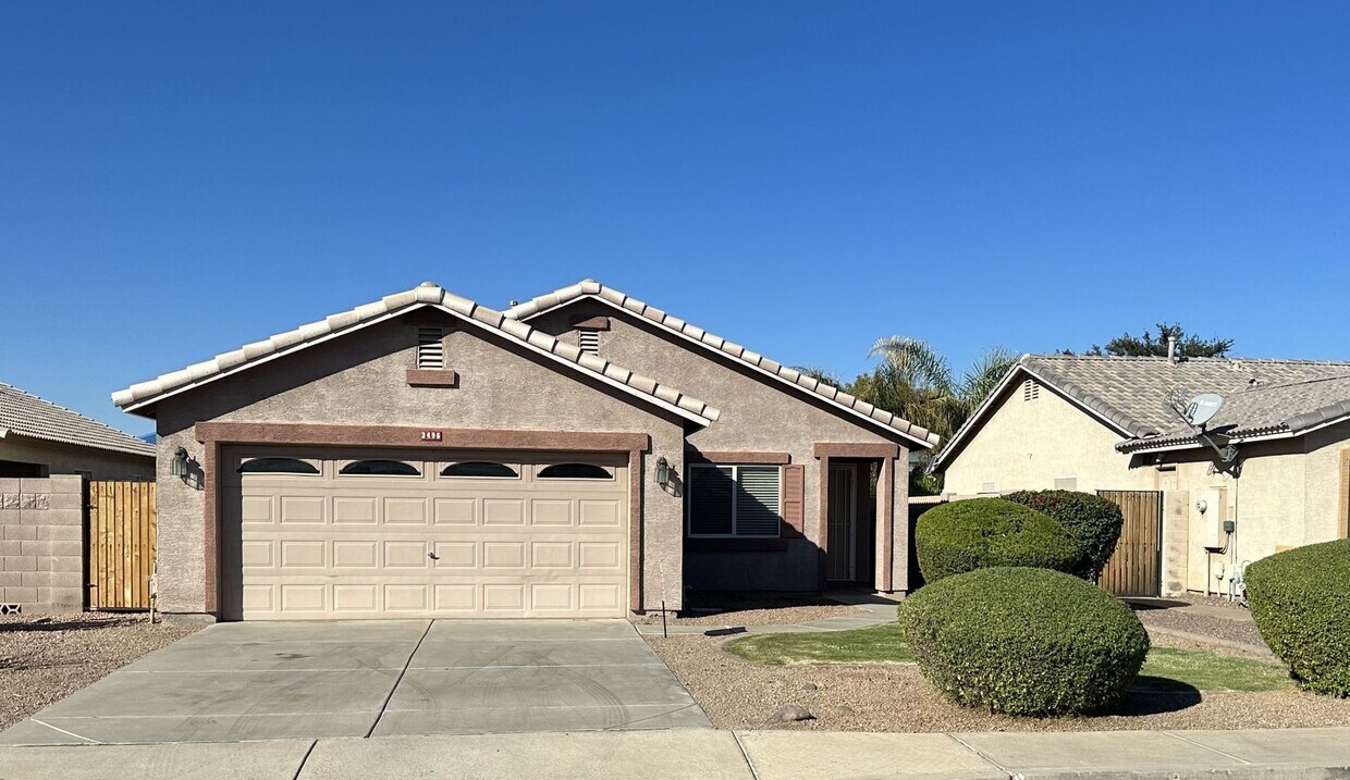 Foto principal - 3 Bedroom Home at San Tan Ranch Near E Pec...