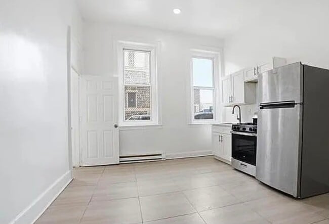 Photo - 3462 N Front St Apartment