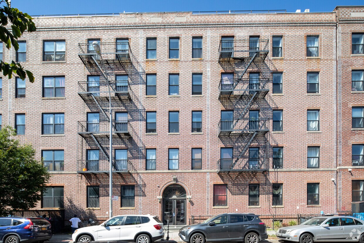 Primary Photo - 1625 Putnam Ave