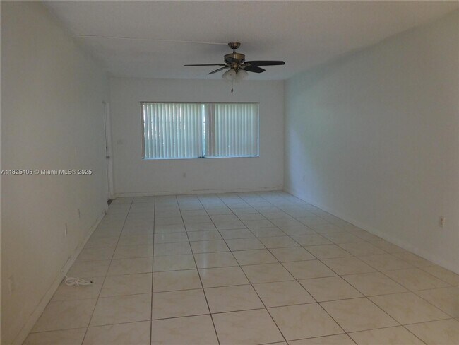 Foto del edificio - 2790 NE 201st Terrace