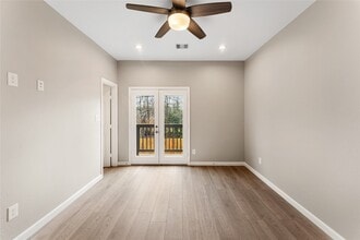 Building Photo - 10317 Teneha Dr