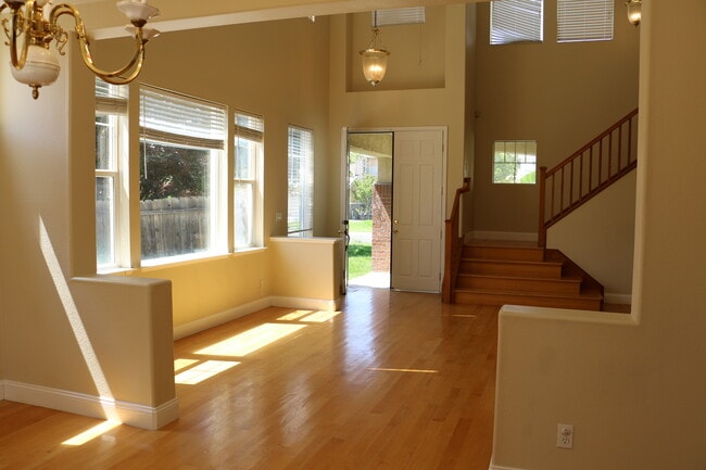 Building Photo - 2471 Elena Ct