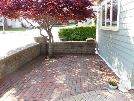 Building Photo - 204 Massasoit Rd