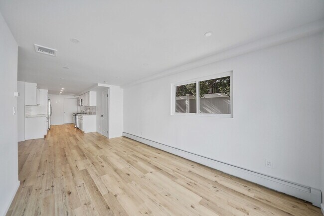 Building Photo - 338 Virginia Ave