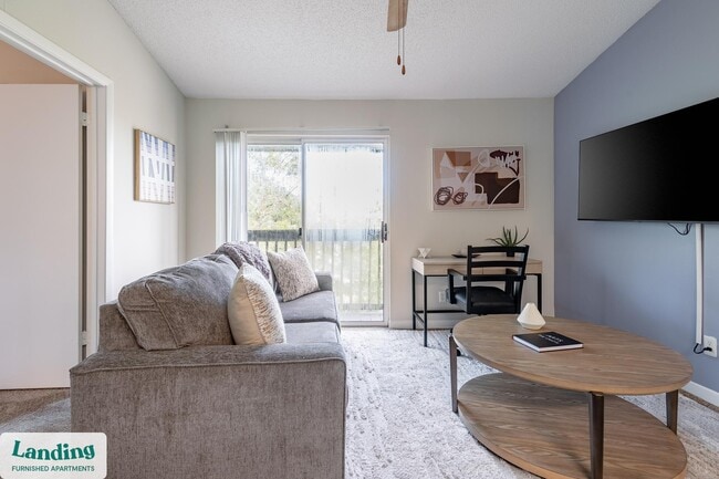 Foto del edificio - 1000 Palm Pl Dr NE