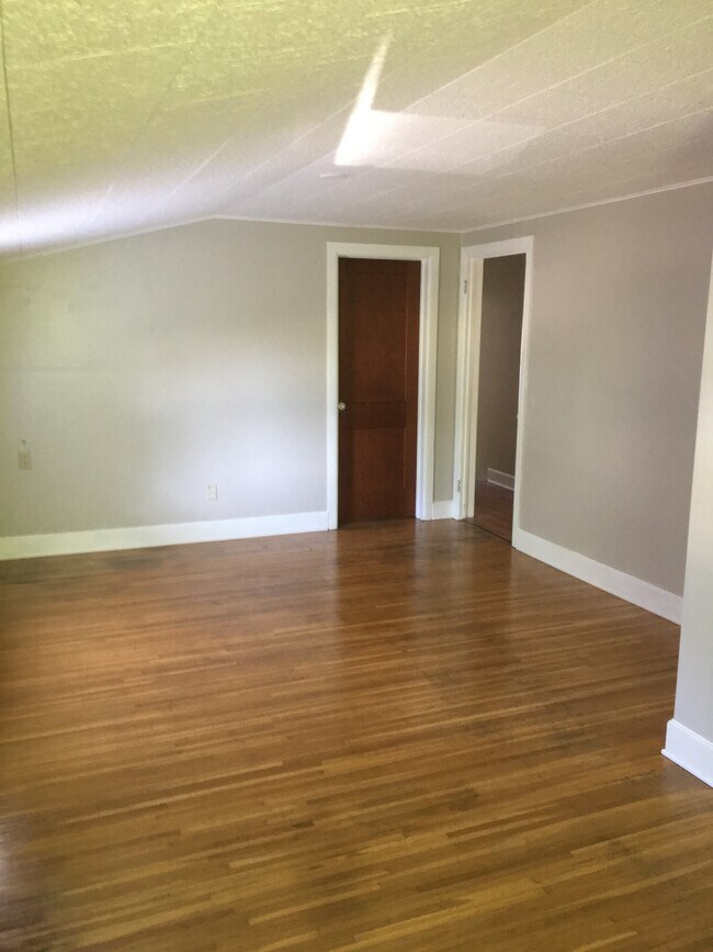 Building Photo - 139 Christian Ave