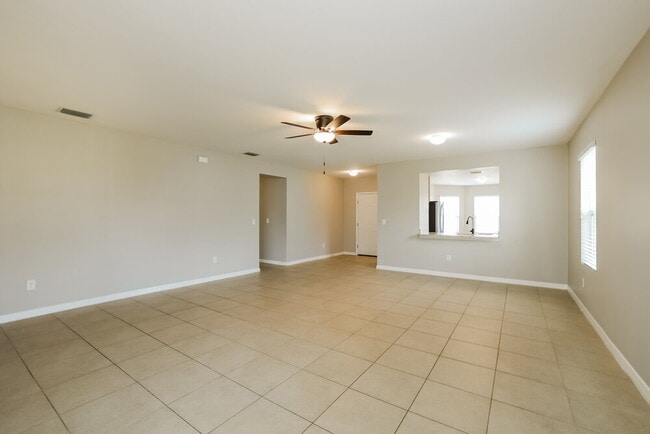 Building Photo - 130 SW 11th Terrace