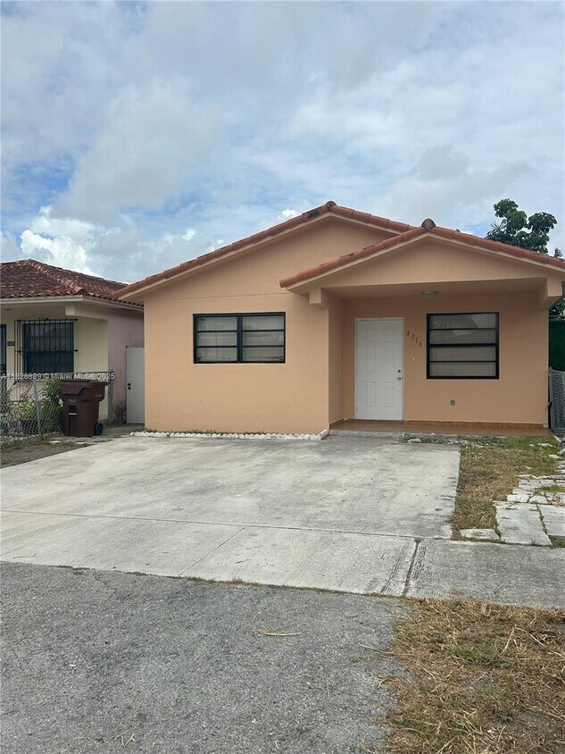 Foto principal - 4316 W 10th Ave