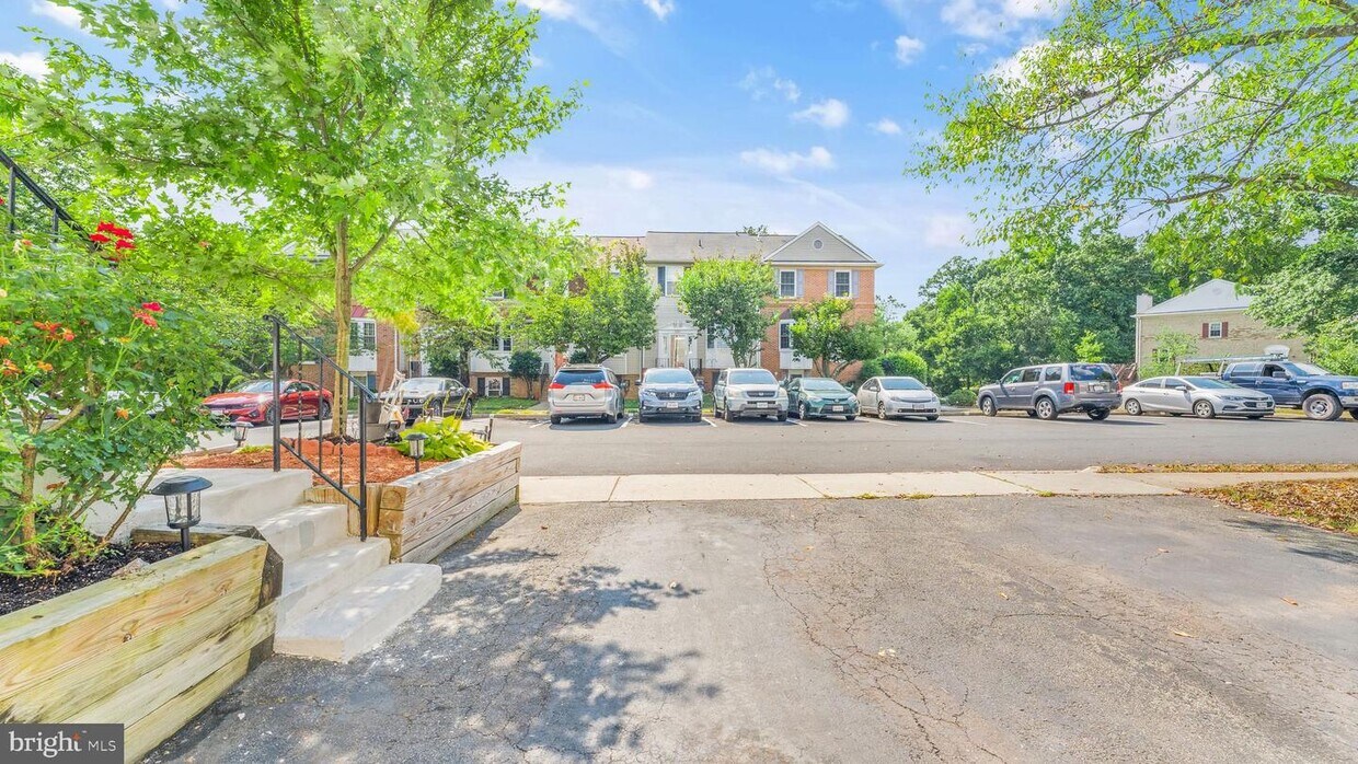 Primary Photo - 8586 Enochs Dr