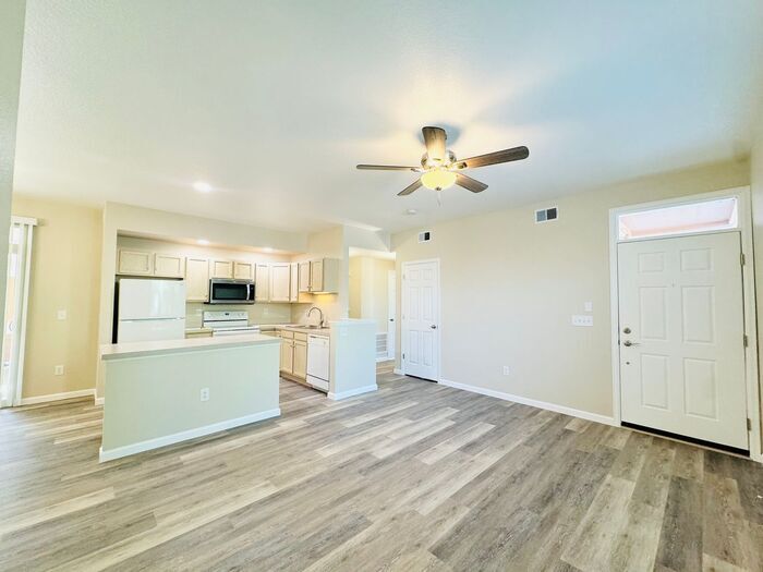 Primary Photo - Beautiful, 2 Bed/2 Bath Condo in High Plai...