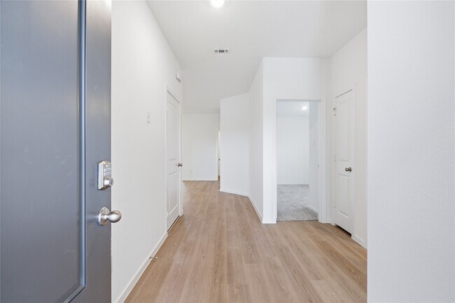 Building Photo - 9030 Shady Cabana Wy