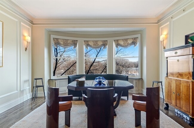 Building Photo - 2344 N Lincoln Park W