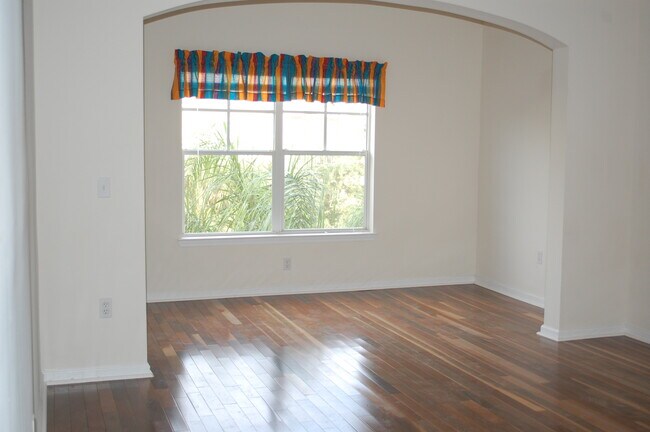 Living Room - 4207 S Dale Mabry Hwy