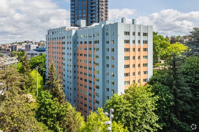 Elektra Condominiums