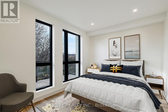 Building Photo - 4390 Hillview Dr