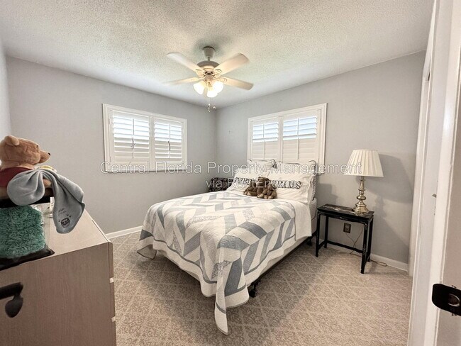 Foto del edificio - 3137 Thistlehill Dr
