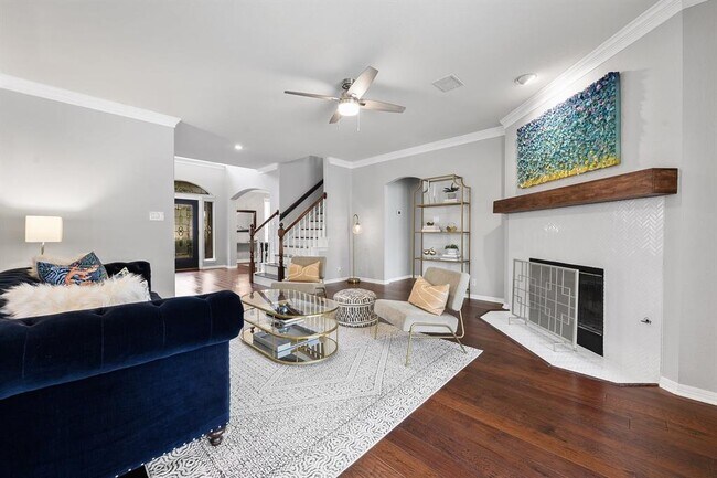 Foto del edificio - 5823 Van Winkle Ln