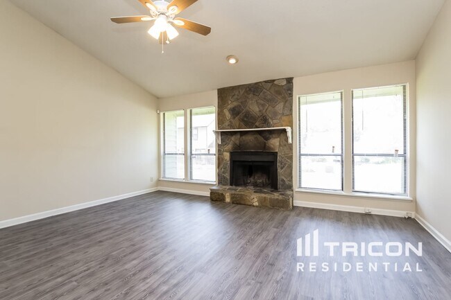 Foto del edificio - 3834 Springleaf Ct