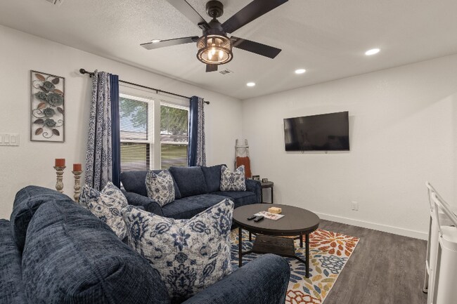 Foto del edificio - 2325 W Easton St