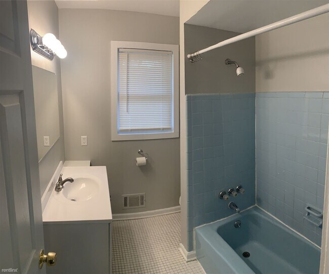Foto del edificio - 2 br, 1 bath Duplex - 5614 Christie Ave SE