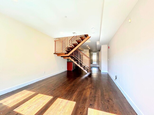 Building Photo - 1538 Ogden St - Unit 2B Philadelphia, PA 19130