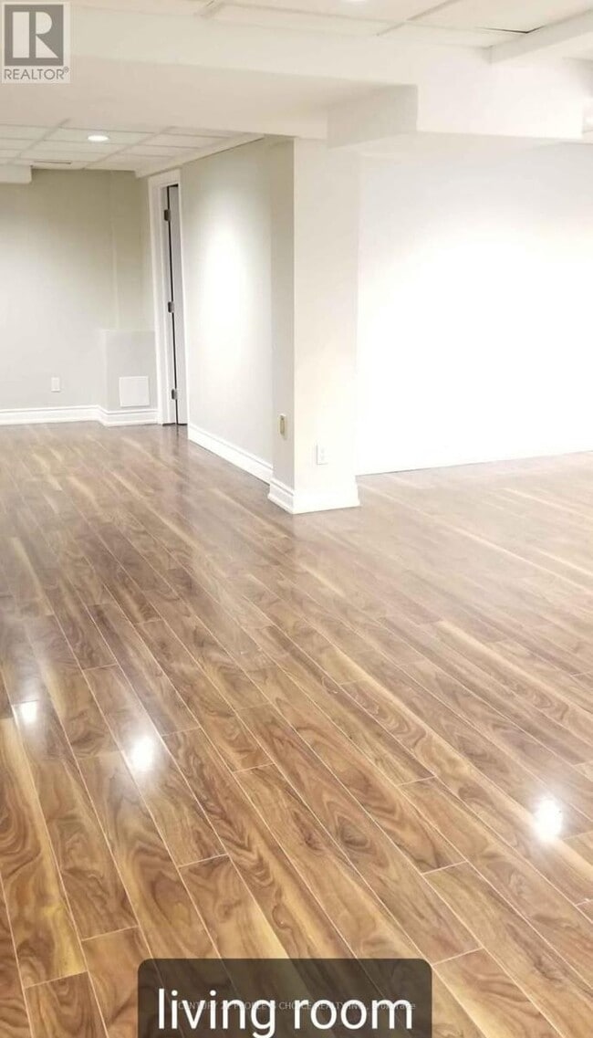 Building Photo - 4408 Romfield Crescent