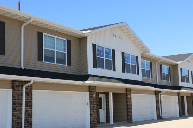 Maple Grove Townhomes - Maple Grove & Maple Ridge Townhomes