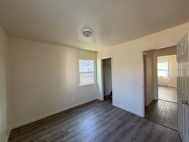 Foto del edificio - 701 Mcclean Ave