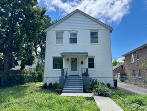 Building Photo - 844 Deerfield Rd