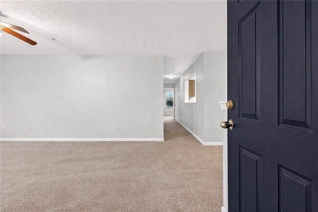 Building Photo - 2104 Fairington Club Dr