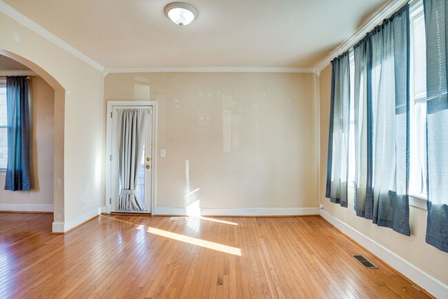 Foto del edificio - Beautiful 3 bedroom home in Benning / Linc...