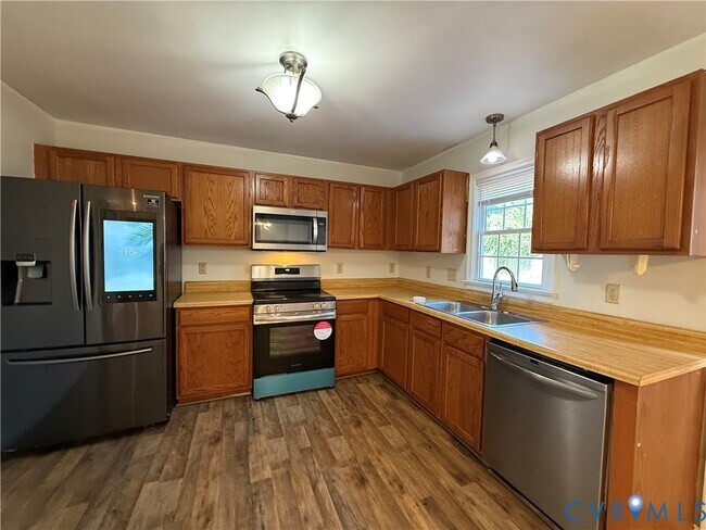 Foto del edificio - 3324 Pemberton Creek Ct