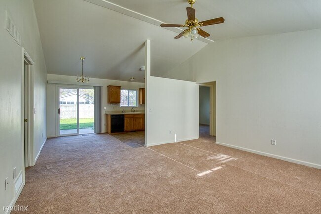 Building Photo - 3 br, 2 bath House - 46353 Dequindre Rd