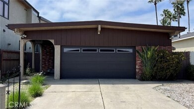 Building Photo - 2321 Cloy Ave