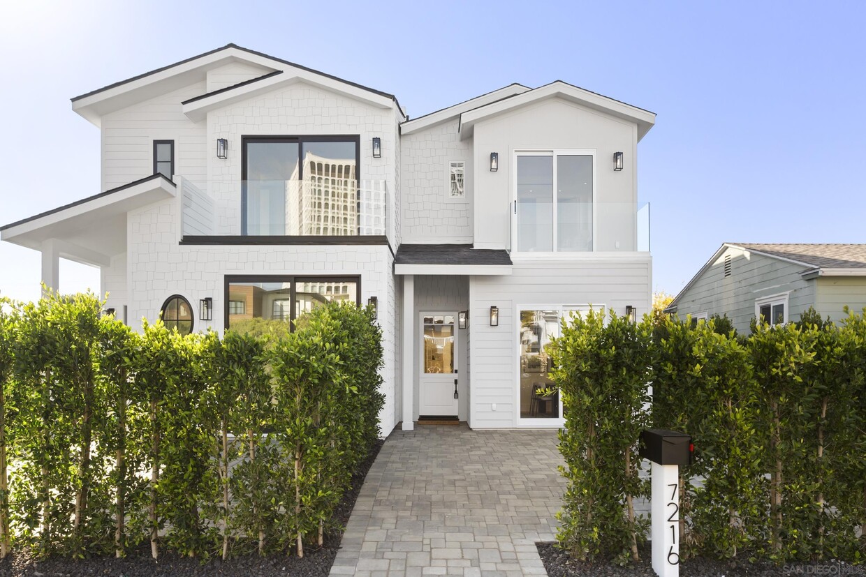 Foto principal - 7216 Fay Ave
