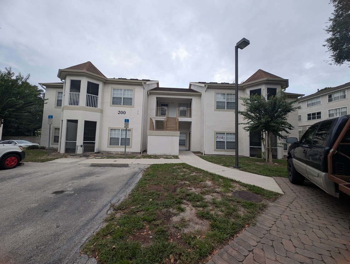 Foto principal - 970 N Spring Garden Ave
