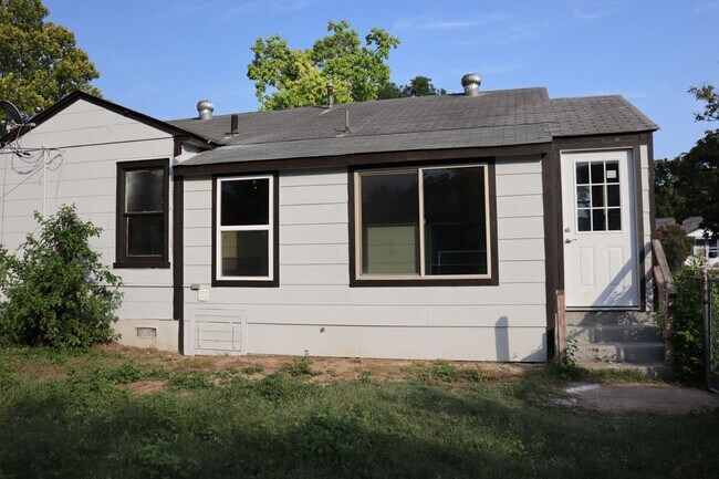 Foto del edificio - 203 Brooks Ave