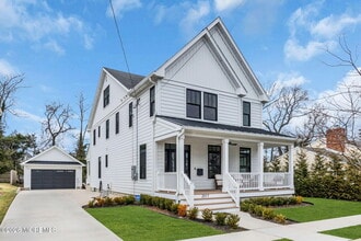 Building Photo - 2017 5th Ave