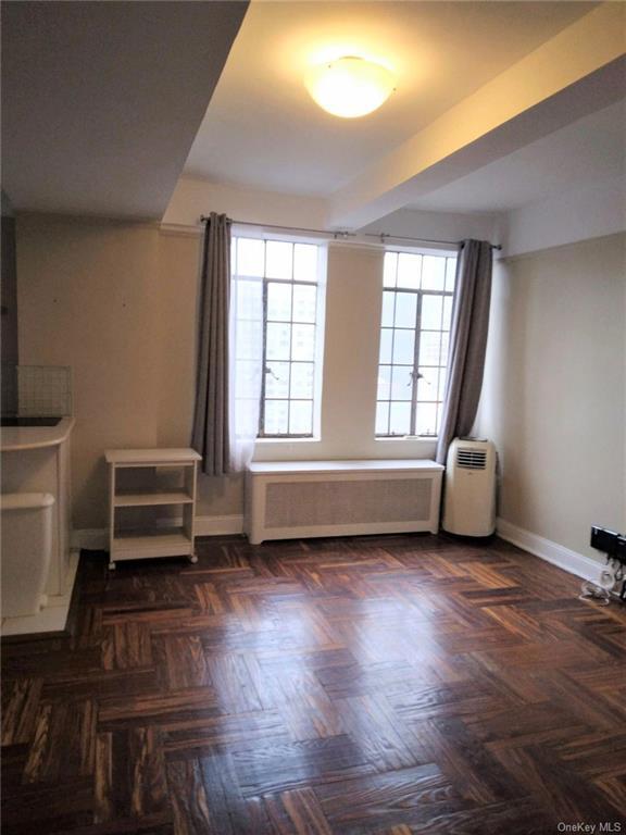 Primary Photo - 320 E 42nd St