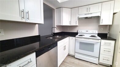 Building Photo - 930 SW 47th Terrace