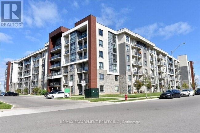 Photo du bâtiment - 101-101 Shoreview Pl