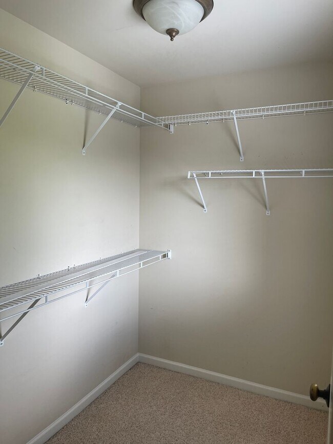 Foto del edificio - Stephanie Ct. Townhome