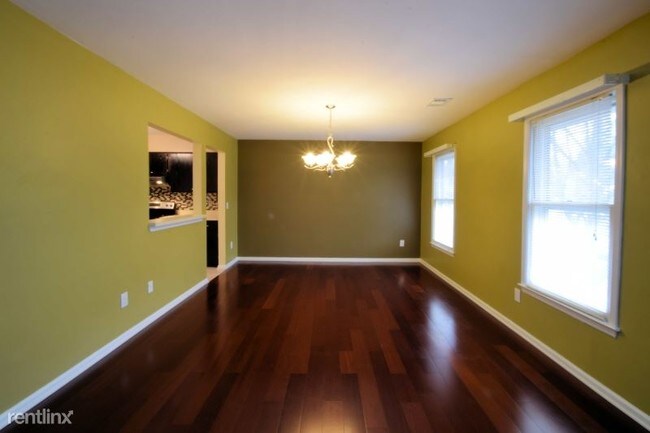 Foto del edificio - 102 Huckleberry Ct